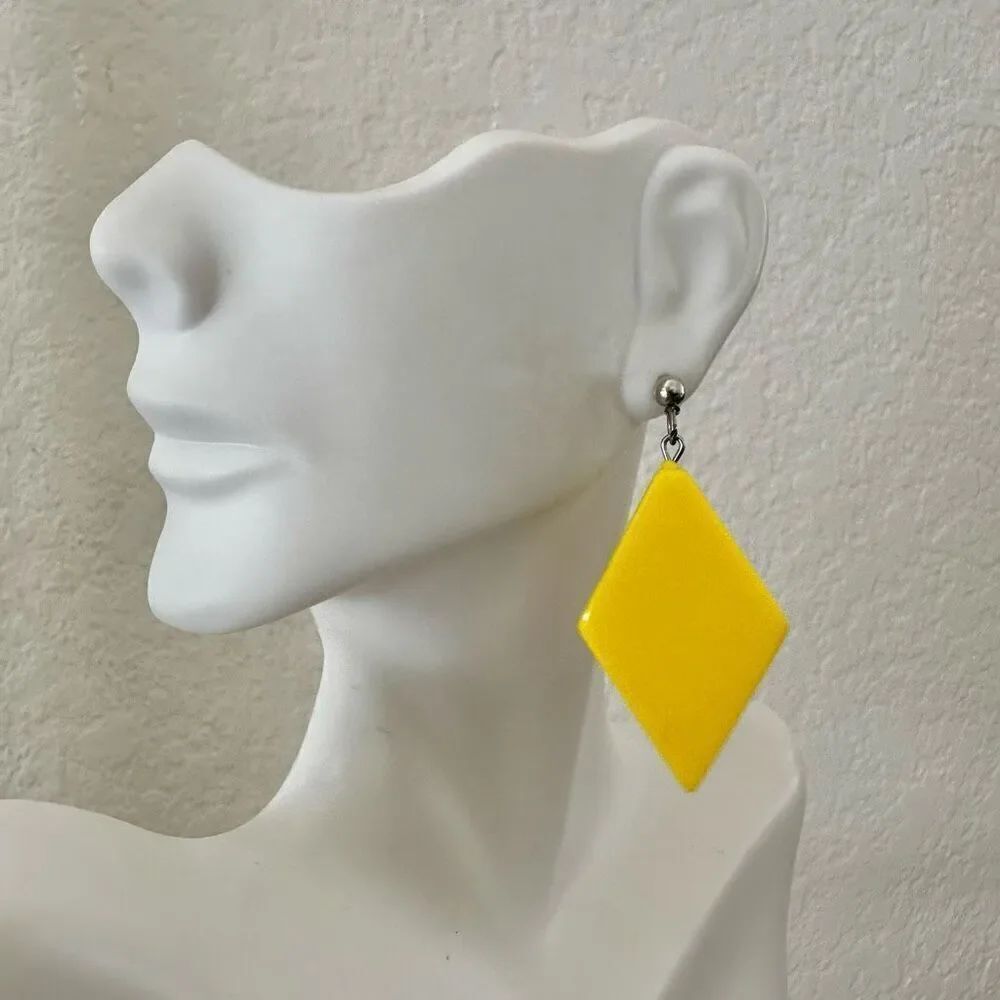 Yellow diamond drop earrings